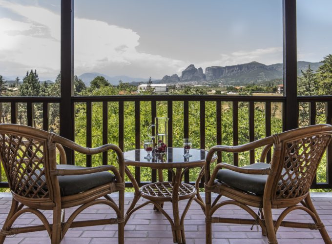 Απόκριες στο Amalia Meteora 4* στην Καλαμπάκα με το Ι.Χ. σας | Με ημιδιατροφή!