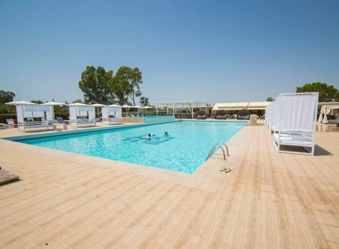 Καλοκαίρι στο GALAXY HOTEL 3* στο Πόρτο Χέλι με το Ι.Χ. σας και με ημιδιατροφή!