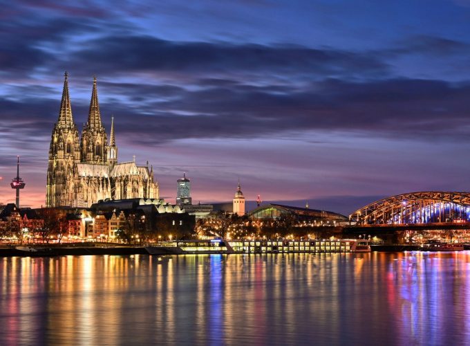 Φεβρουάριος | 5 ημέρες | Καρναβάλι Κολωνίας – Ντίσελντορφ – Άαχεν – Μάαστριχτ – Κολωνία – Χαϊδελβέργη