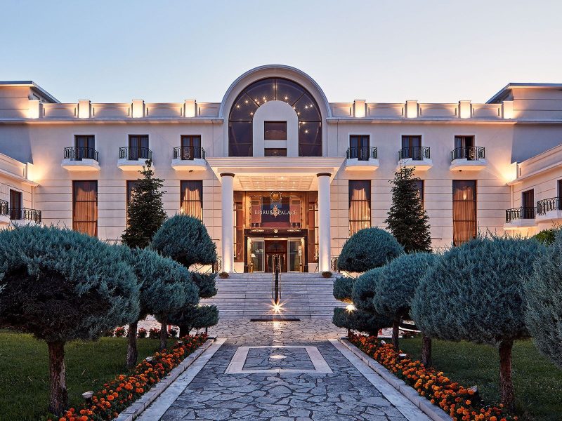Απόκριες στο Epirus Palace Hotel 5*, στα Ιωάννινα, με το Ι.Χ. σας | Με ημιδιατροφή!