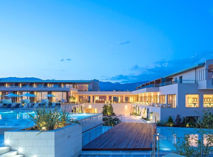 Πάσχα στο Horizon Blu 5* στην Καλαμάτα με το Ι.Χ. σας